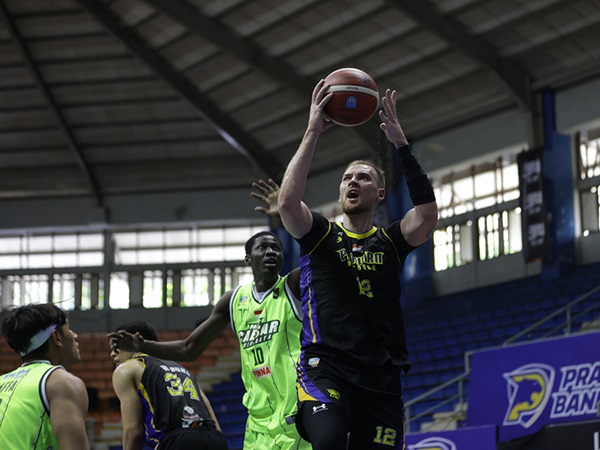 Norbertas Giga Minta Prawira Evaluasi Diri Usai Dipecundangi Pacific