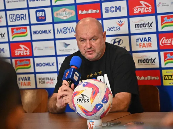 Pelatih Persib, Bojan Hodak belum tahu kabar Saddil Ramdani merapat