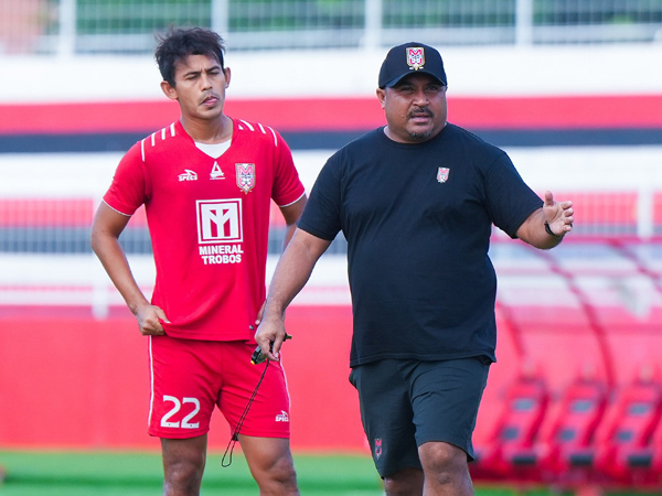 Imran Nahumarury Dikepung Pelatih Asing untuk Penghargaan Pelatih Terbaik