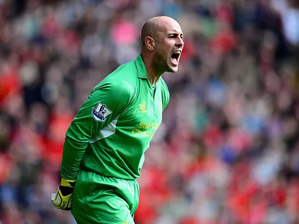 Legenda Gawang Liverpool Resmi Gantung Sarung Tangan