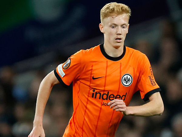 Perkuat Lini Tengah, Real Madrid Incar Hugo Larsson