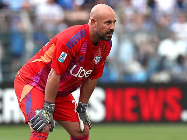 Pernyataan Pepe Reina Setelah Resmi Putuskan Gantung Sarung Tangan