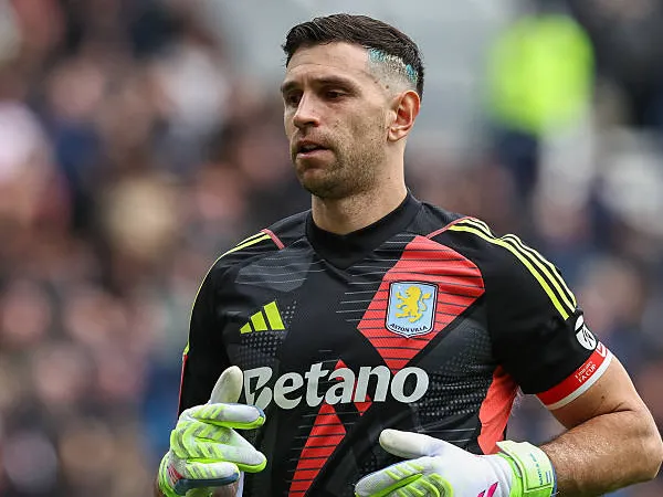 Emiliano Martinez Kemungkinan Besar Tinggalkan Aston Villa Musim Panas Ini