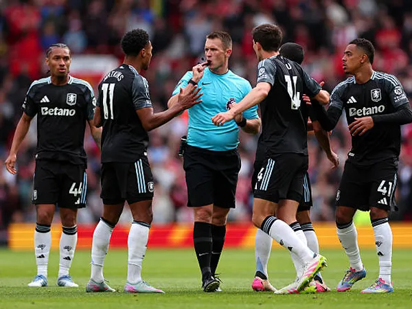 Aston Villa Kirim Surat ke PGMOL Soal Keputusan Krusial di Old Trafford