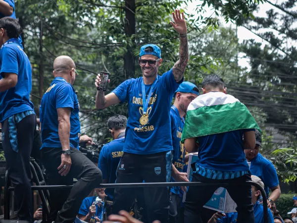 Gelandang Persib, Tyronne del Pino