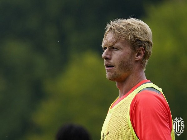 Tanggapi Protes Milanisti, Simon Kjaer: Ini Musim Yang Sulit Bagi Milan