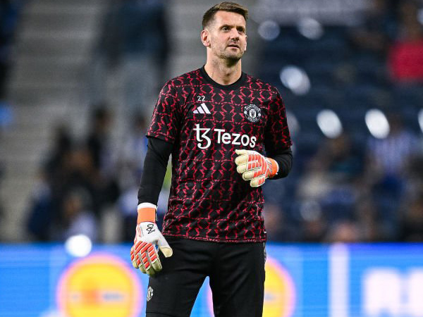 Manchester United Siap Perpanjang Masa Bakti Tom Heaton