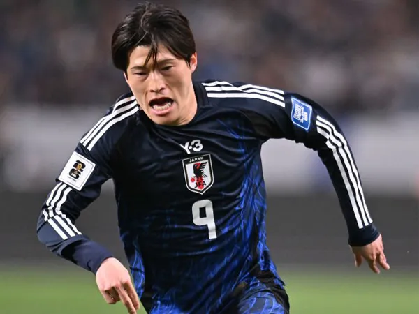 Bournemouth Pantau Kyogo Furuhashi dan Adrien Truffert