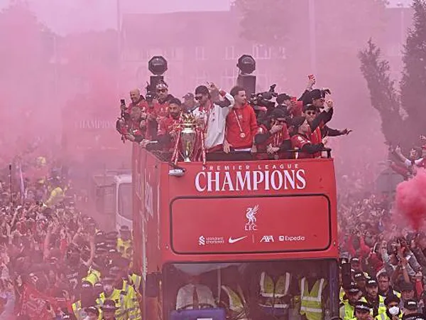 Parade Juara Liverpool Diwarnai Insiden Mencekam