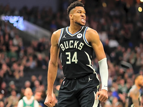 Giannis Antetokounmpo Minta Bucks Pensiunkan Nomor 22