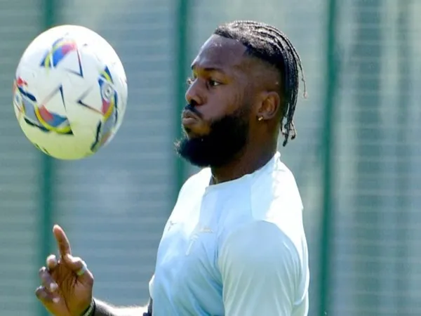 Jual Tavares, Lazio Siap Gantikan Dengan Bek Leeds United