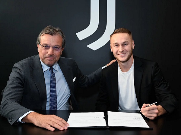 Juventus Bayar Mahal untuk Kesalahan Cristiano Giuntoli