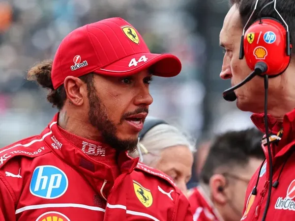 Lewis Hamilton Tegaskan Tidak Ada Masalah dengan Teknisi Balap