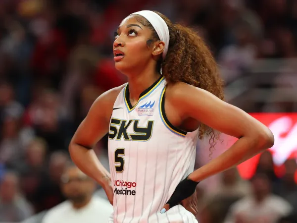 Masalah dugaan rasisme terhadap Angel Reese ini muncul di media sosial dan mendorong WNBA untuk melakukan investigasi. (Foto: AP)