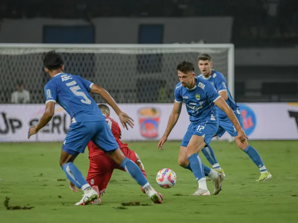 Gelandang bertahan Persib, Mateo Kocijan