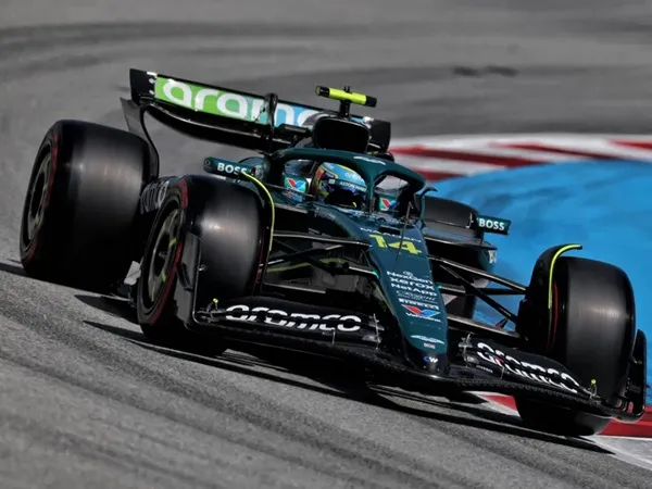 Fernando Alonso Puas dengan Paket Peningkatan Aston Martin