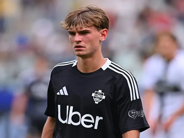 Nico Paz Tanggapi Rumor Kembali ke Real Madrid