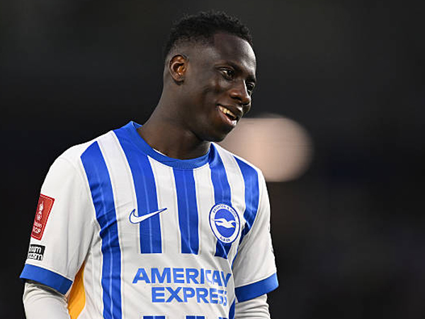 Yankuba Minteh Jadi Rebutan Liverpool dan Manchester United