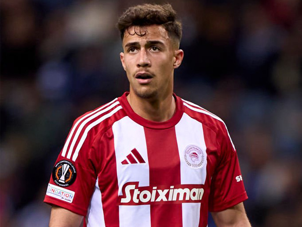 Brighton Ungguli Arsenal dan MU dalam Perburuan Charalampos Kostoulas