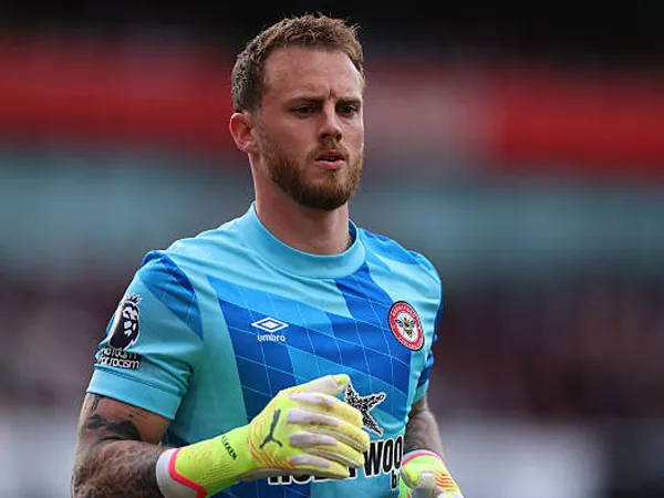 Jadi Nomor Satu di Brentford, Caoimhin Kelleher Gantikan Mark Flekken