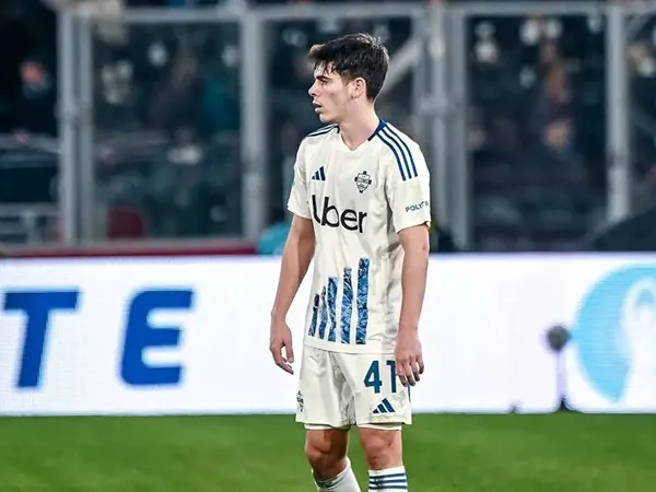 Barcelona Konfirmasi Sepakati Penjualan Alex Valle ke Como