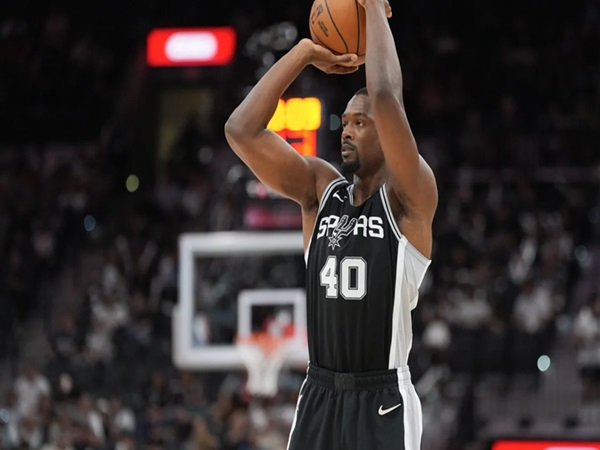 Harrison Barnes Bahas Perannya Bersama Pemain Muda Spurs