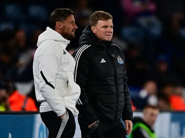 Manajer Newcastle United, Eddie Howe, dan asistennya Jason Tindall