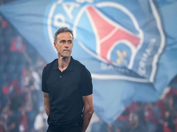 PSG inginkan defender Lazio