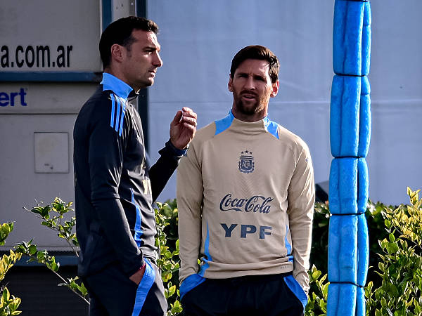 Lawan Chile, Lionel Scaloni Belum Pastikan Lionel Messi Tampil