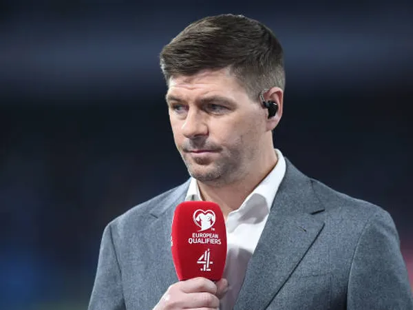 Steven Gerrard Ingatkan Liverpool Akan Ancaman City dan Arsenal