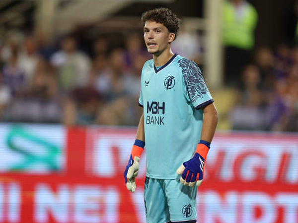 Liverpool Selangkah Lagi Amankan Jasa Kiper Muda Armin Pecsi