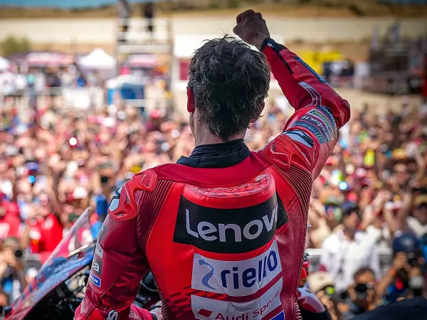 Marc Marquez sumringah bisa petik kemenangan di Sprint Race GP Aragon.