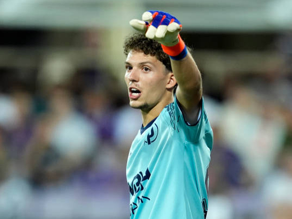 Regenerasi Kiper Dimulai, Liverpool Resmi Datangkan Armin Pecsi