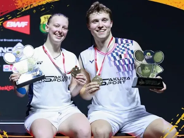 Thom Gicquel/Delphine Delrue Kampiun Ganda Campuran Indonesia Open 2025