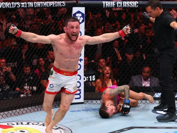 Merab Dvalishvili meluapkan kegembiraan setelah mengalahkan Sean O'Malley. (Foto: Fight TV)