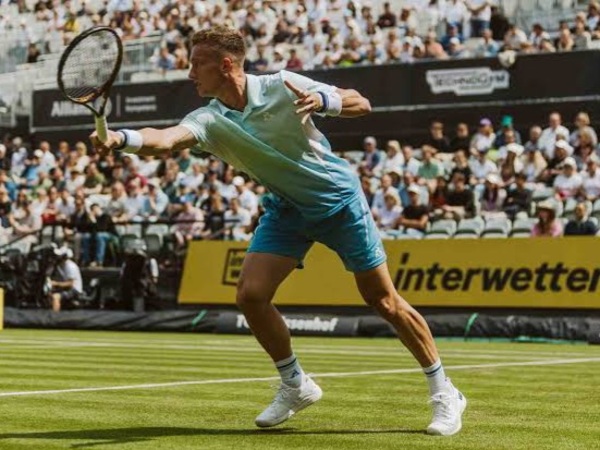 Masuki Grass-Court, Jiri Lehecka Tak Buang Waktu Di Stuttgart