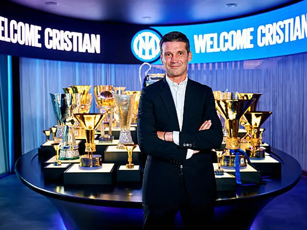 Resmi Jadi Pelatih Baru Inter Milan, Cristian Chivu Merasa Terhormat