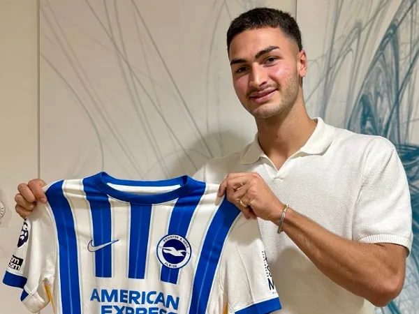 Brighton memboyong Diego Coppola dari klub Italia, Hellas Verona. (Foto: BHAFC)