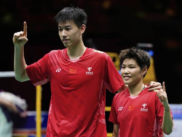 Ganda Campuran China Nomor 1 Dunia Kandas di Semifinal Japan Open 2025