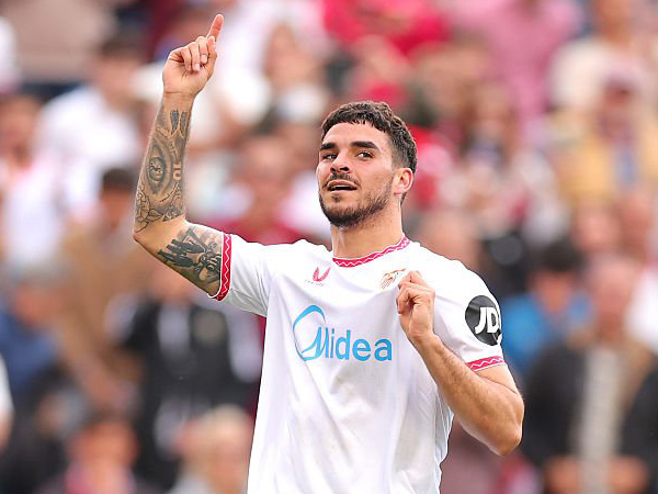 Tolak Klub Inggris, Isaac Romero Tegaskan Bertahan di Sevilla