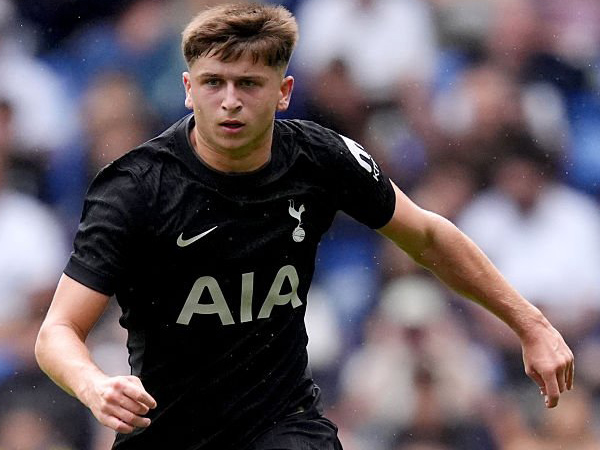 Tottenham Pertimbangkan Pinjamkan Mikey Moore ke Klub Lain
