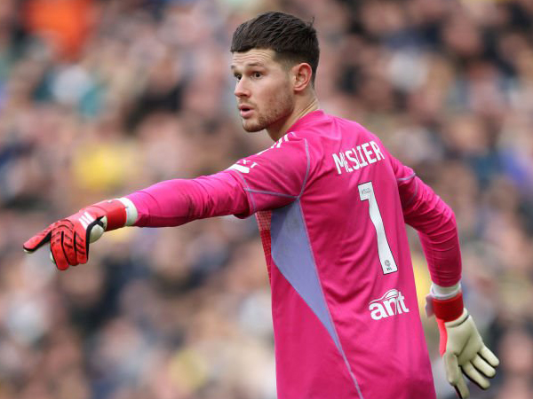 Lorient Tertarik Rekrut Illan Meslier dari Leeds United