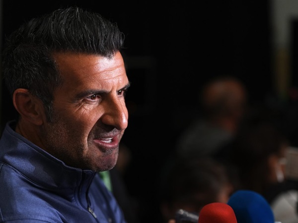 Luis Figo Nilai Barcelona Bisa Jadi Pesaing dalam Perolehan Gelar