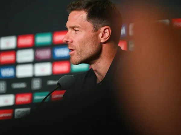 Xabi Alonso Mengenang Masa-masa Bermainnya Bersama Santi Cazorla