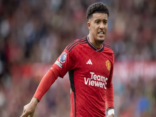 Direktur Olahraga AS Roma, Frederic Massara, memastikan klubnya takkan melanjutkan negosiasi transfer Jadon Sancho dari Manchester United / via Getty Images