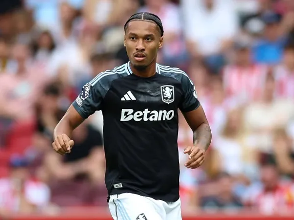 Gelandang Aston Villa, Boubacar Kamara. (Foto: Neville Williams/Getty Images)