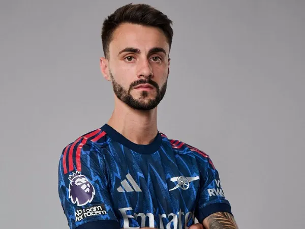 Fabio Vieira sudah tidak memilki tempat di skuad Arsenal. (Foto: Stuart MacFarlane/Getty Images)