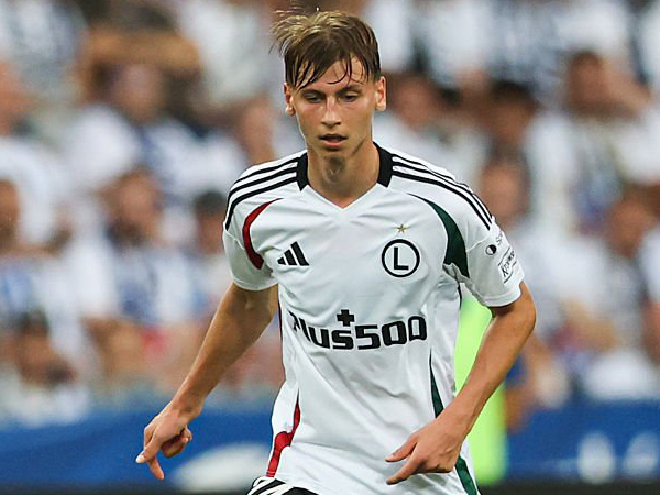 Done Deal! Roma Amankan Bek Muda Polandia, Jan Ziolkowski
