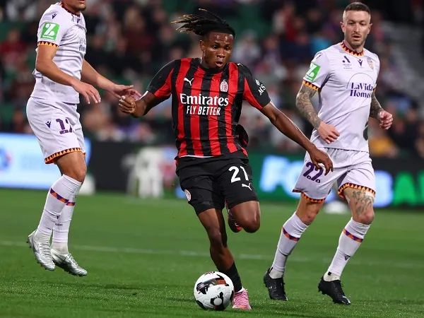 Milan-Fulham Makin Intens Bahas Transfer Samuel Chukwueze