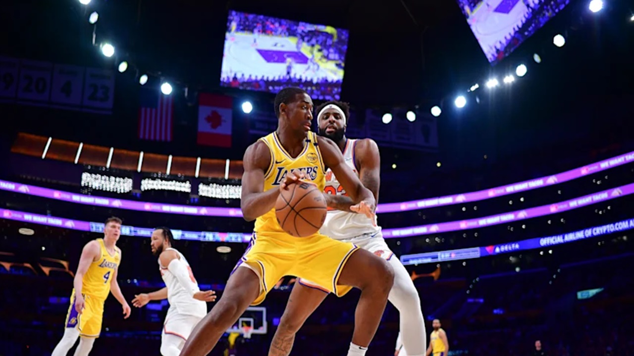 Knicks Tertarik Mendapatkan Mantan Center Lakers